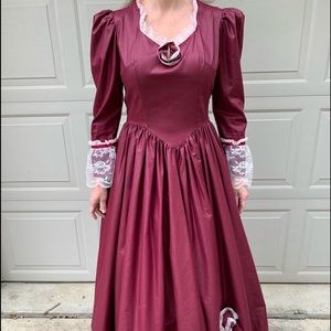 Renaissance costume dress, princess, queen